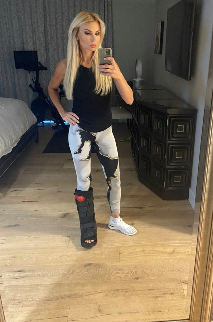 Maggie Bradley was able to bear weight in a walking boot two weeks after her Lapiplasty 3D Bunion Correction procedure in 2021.