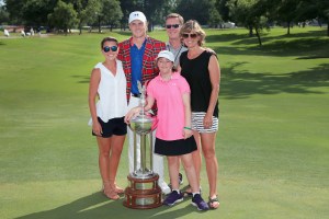 FORT WORTH, TX - MAY 29:  Jordan Spieth poses with the trophy with father Shawn, mother Chris, sister Ellie and girlfriend Annie Verret, after winning the DEAN & DELUCA Invitational at Colonial Country Club on May 29, 2016 in Fort Worth, Texas.  (Photo by Tom Pennington/Getty Images)