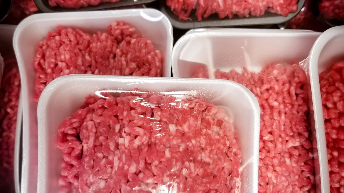 Stock photos show packs of ground beef 