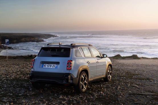 1748549550 714 Pricing confirmed for Renault 4 E Tech compact SUV