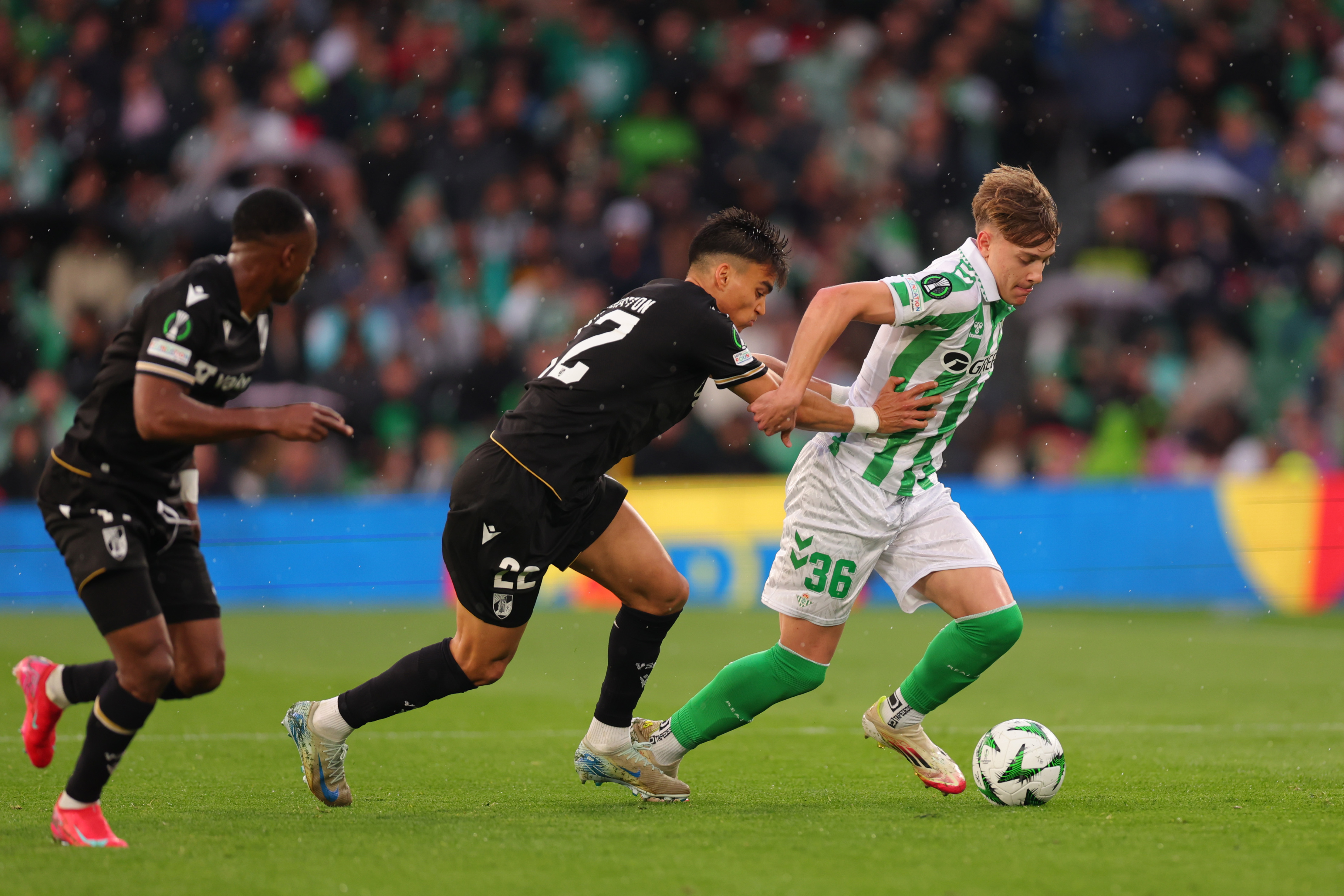 Jesus Rodriguez runs with the ball for Real Betis
