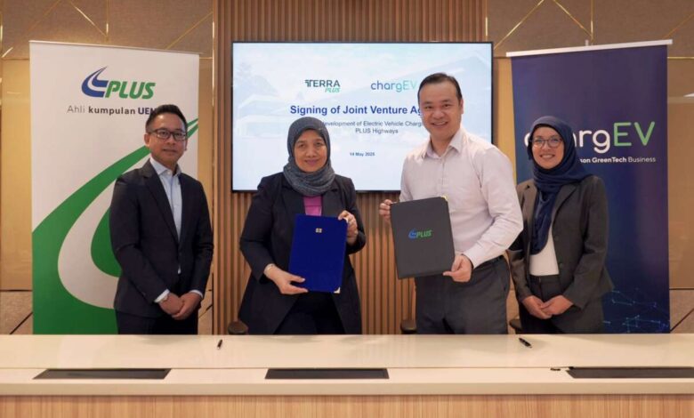 PLUS, Yinson GreenTech to develop retail/EV fast charging hub - Seremban RSA ready by 2027 1 PLUS Yinson integrated EV hub JV signing 1200x776